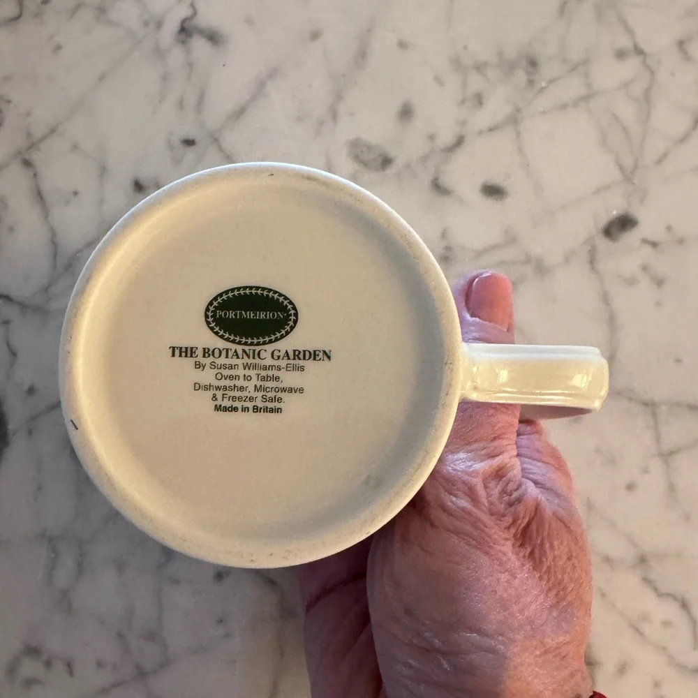 Portmeirion botanic garden creamer, like new, 3 inches tall.